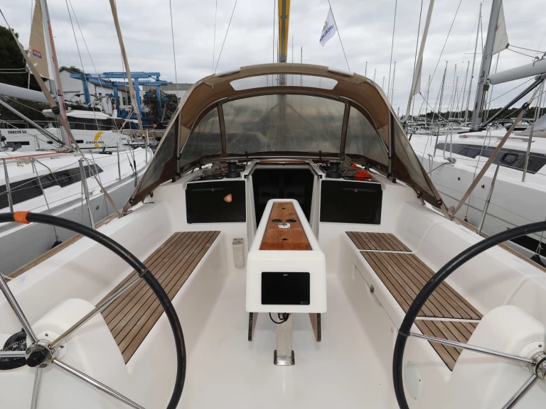 Yacht charter Šibenik  billig Dufour 350 Grand Large