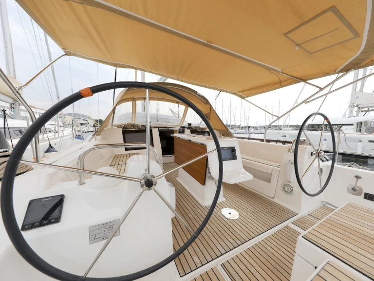 Segelbåt  för uthyrning Primošten  till det bästa priset 