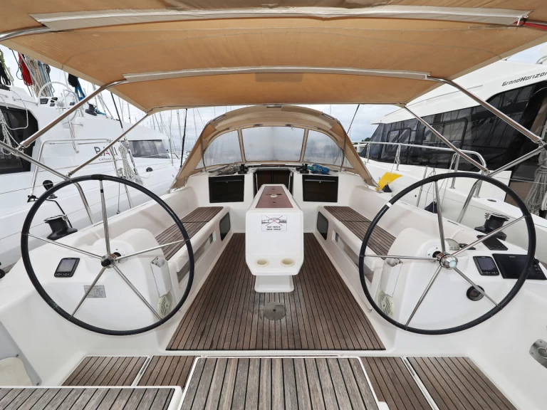 Hyra Segelbåt  med eller utan skeppare Dufour Sveti Filip i Jakov 