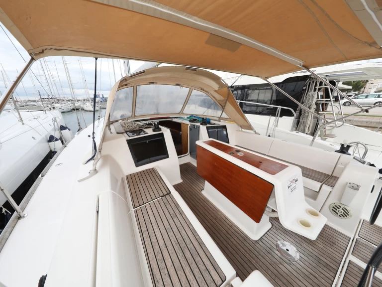 Uthyrning Segelbåt  Dufour med en båtlicens 