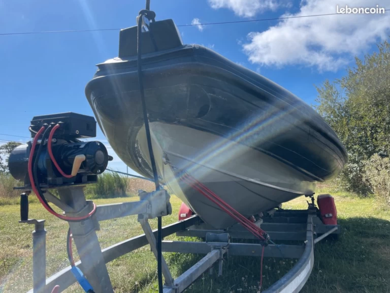 Hyr en Valiant DR 750 Fishing Baden 