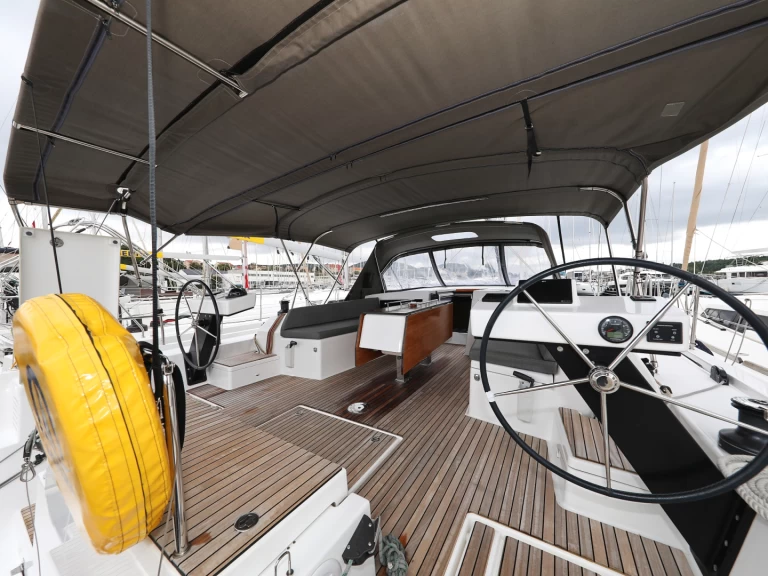 Hyra Segelbåt  med eller utan skeppare Dufour Šibenik  