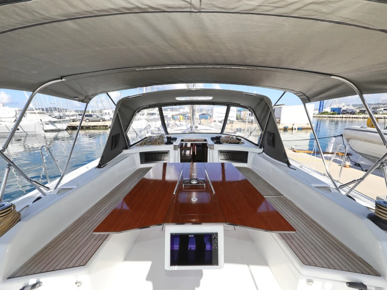 Uthyrning Segelbåt  Dufour med en båtlicens 