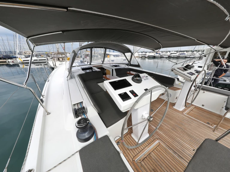 Yacht charter Trogir  billig Hanse 548