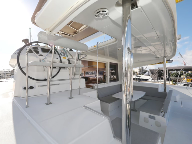 Hyra Katamaran  med eller utan skeppare Lagoon Sveti Filip i Jakov 