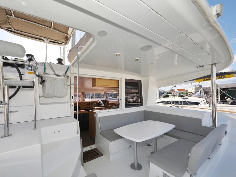 Uthyrning Katamaran  Lagoon med en båtlicens 