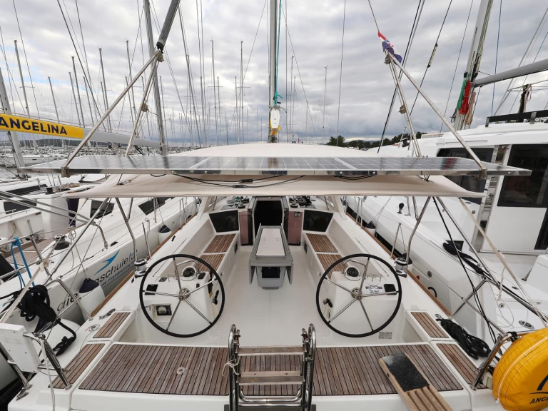 Hyra Segelbåt  med eller utan skeppare Bénéteau Sveti Filip i Jakov 