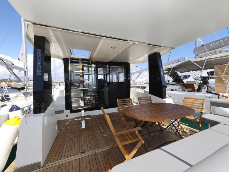 Hyra Lyx yacht med eller utan skeppare Cobra Yachts Šibenik  