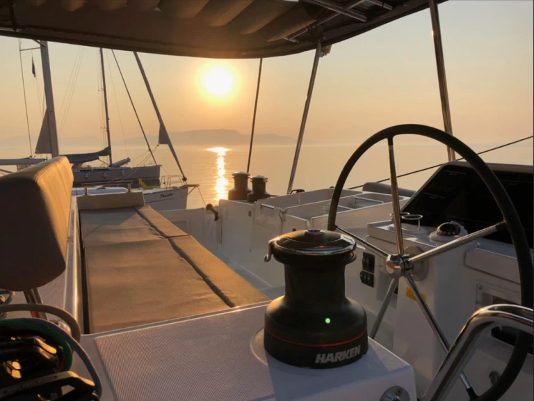 Hyra Katamaran  med eller utan skeppare Lagoon Lefkáda 