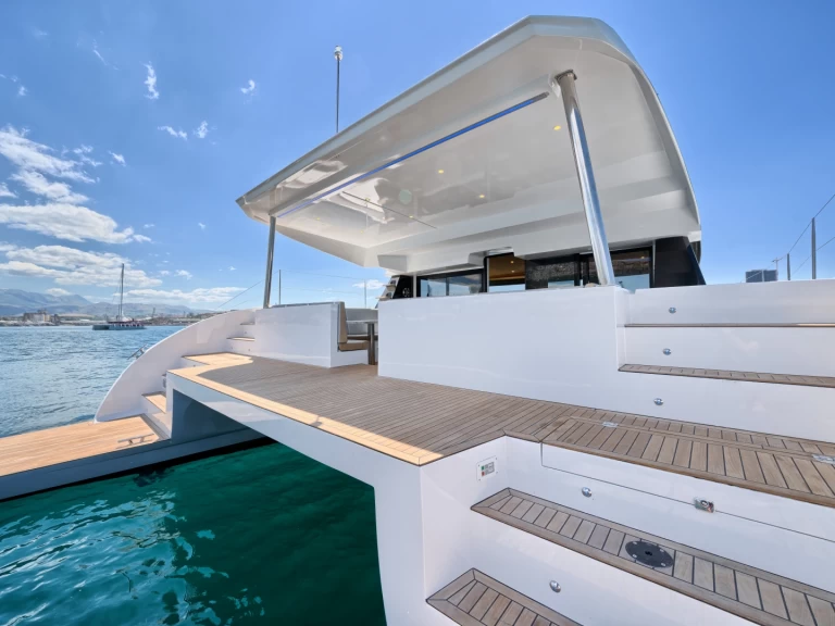 Uthyrning Katamaran  Luna med en båtlicens 