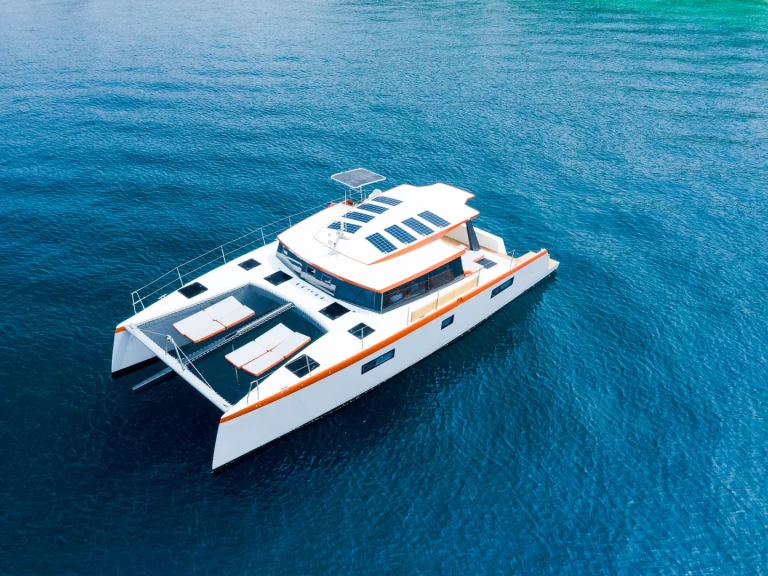 Hyra Motorbåt  med eller utan skeppare Luna Split  