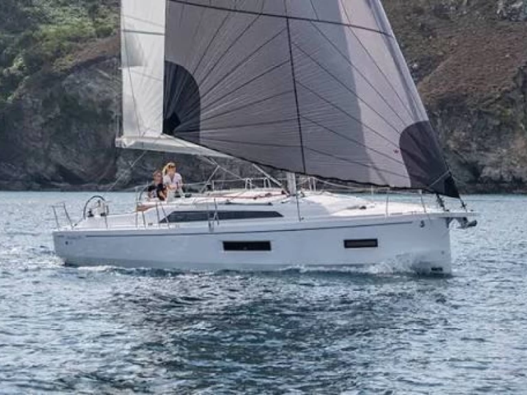 Yacht charter Arzon billig Oceanis 37.1
