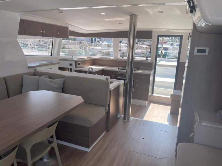 Uthyrning Katamaran  Bali med en båtlicens 