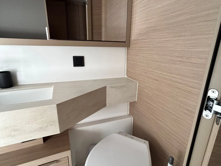 Uthyrning Katamaran  Lagoon med en båtlicens 