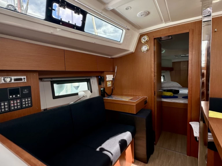 Hyra Segelbåt  med eller utan skeppare Bavaria Trogir  