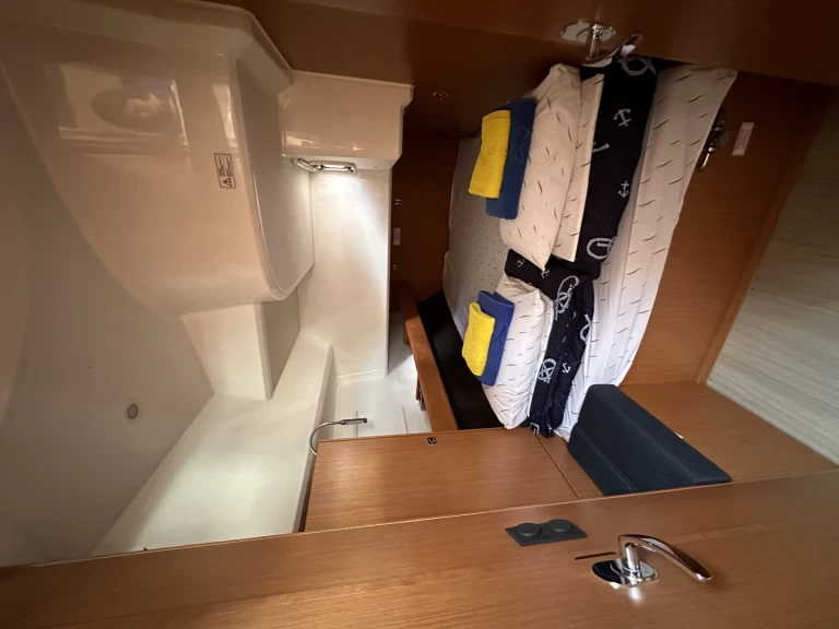 Uthyrning Segelbåt  Bavaria med en båtlicens 