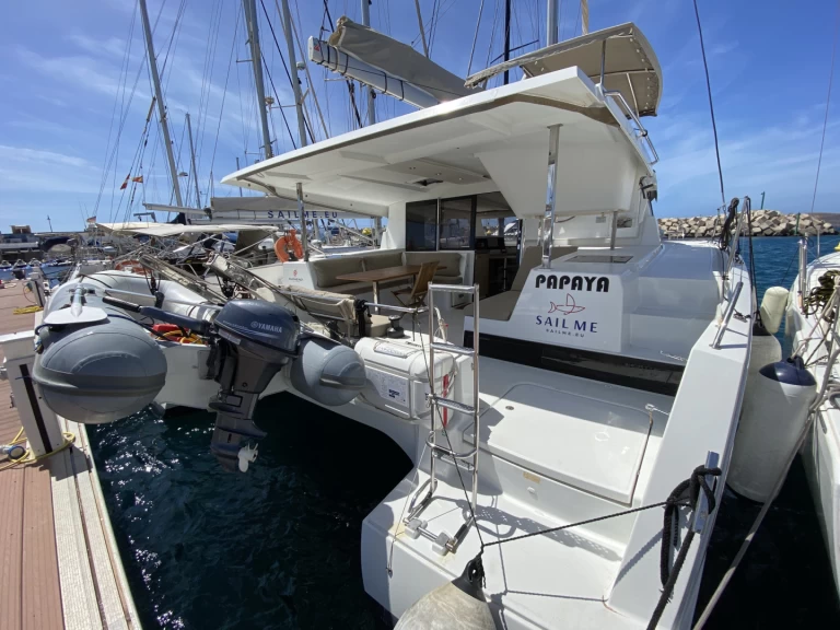 Hyr en Fountaine Pajot Lucia 40 Ibiza Town 