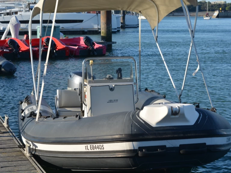Uthyrning RIB Joker Boat med en båtlicens 