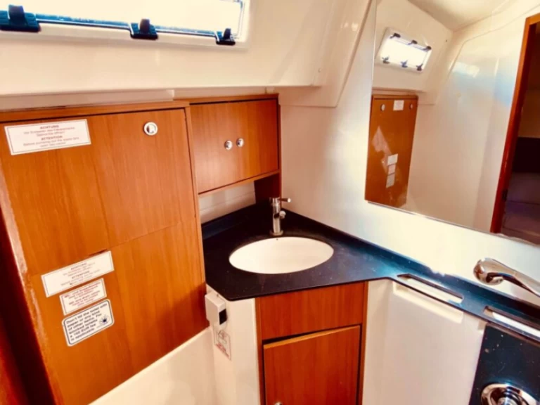 Uthyrning Segelbåt  Bavaria med en båtlicens 