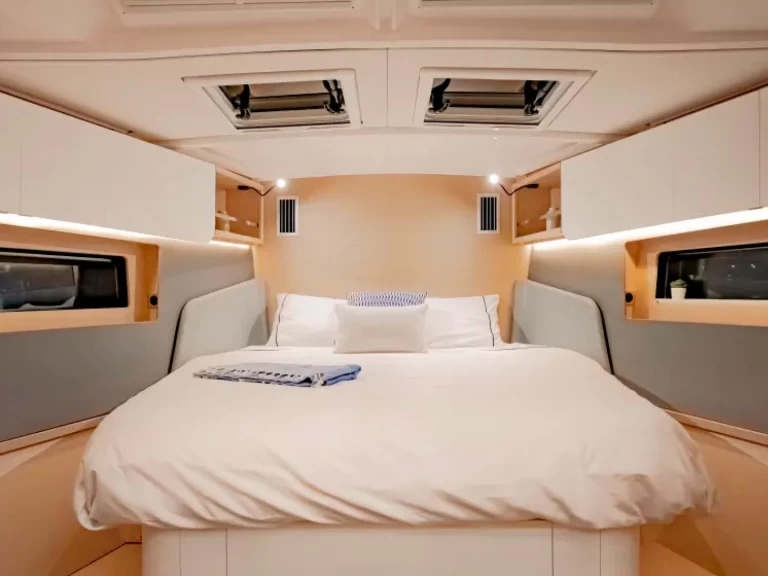 Yacht charter Piraeus billig Dufour 44