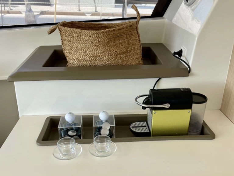 Yacht charter Alimos billig Bali 4.1