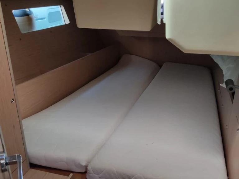 Båtuthyrning Bénéteau Oceanis 41.1 i Salerno på Samboat 