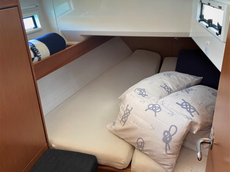 Yacht charter Sukošan billig Bavaria 40