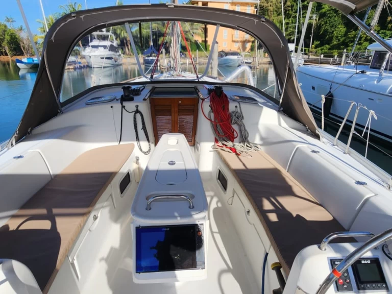 Bénéteau Benetau Cyclades 43.4 charter bareboat eller skeppad i Ko Chang (Koh Chang)