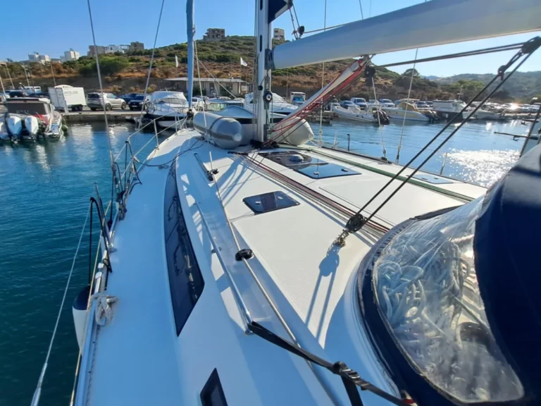 Uthyrning Segelbåt  Bavaria med en båtlicens 