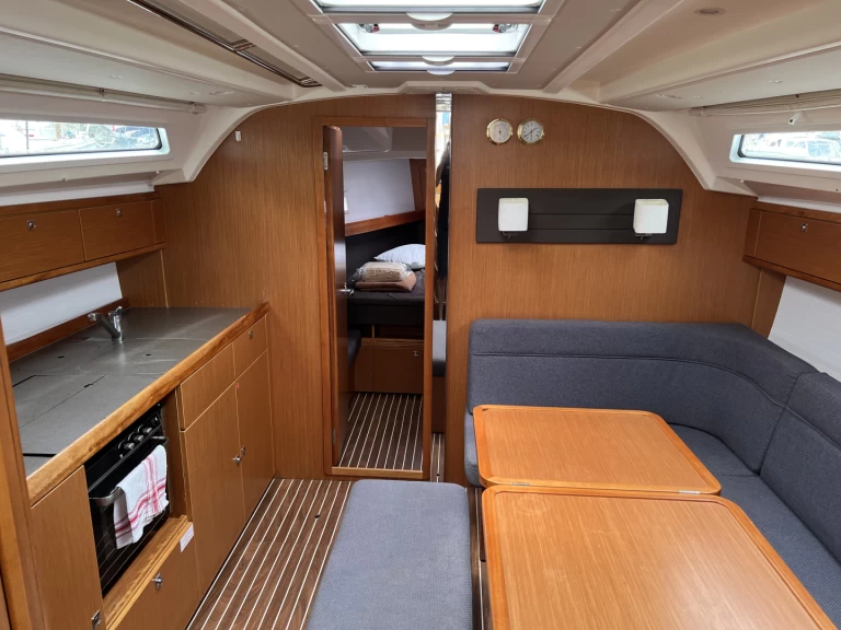 Uthyrning Segelbåt  Bavaria med en båtlicens 