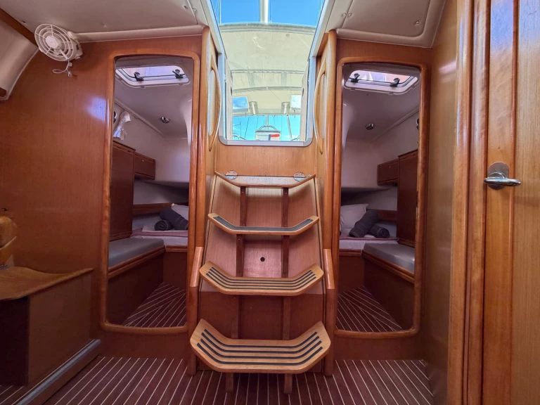 Uthyrning Segelbåt  Bavaria med en båtlicens 