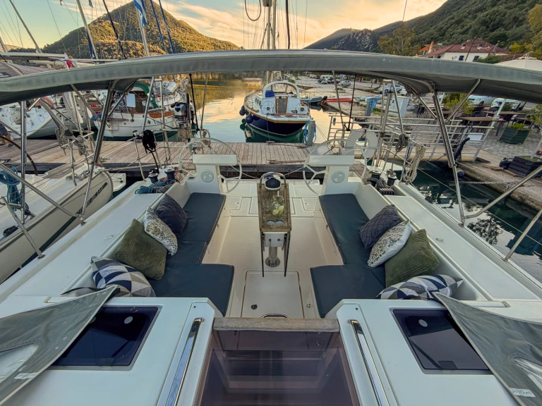 Segelbåt  för uthyrning Vlycho till det bästa priset 