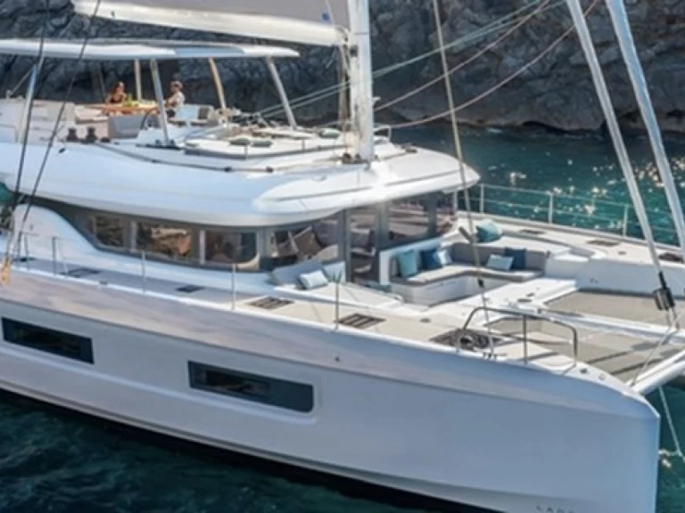 Lagoon Lagoon 60 charter bareboat eller skeppad i Castellammare di Stabia