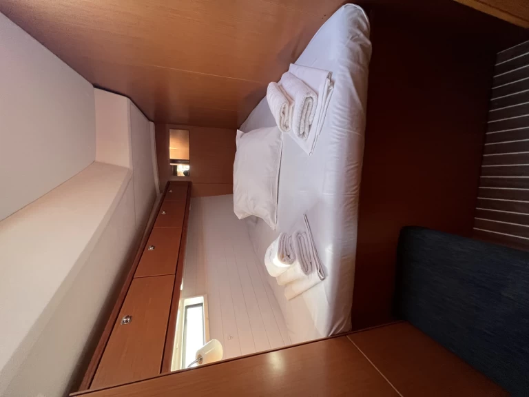 Hyr en Bavaria Cruiser 46 Kos  