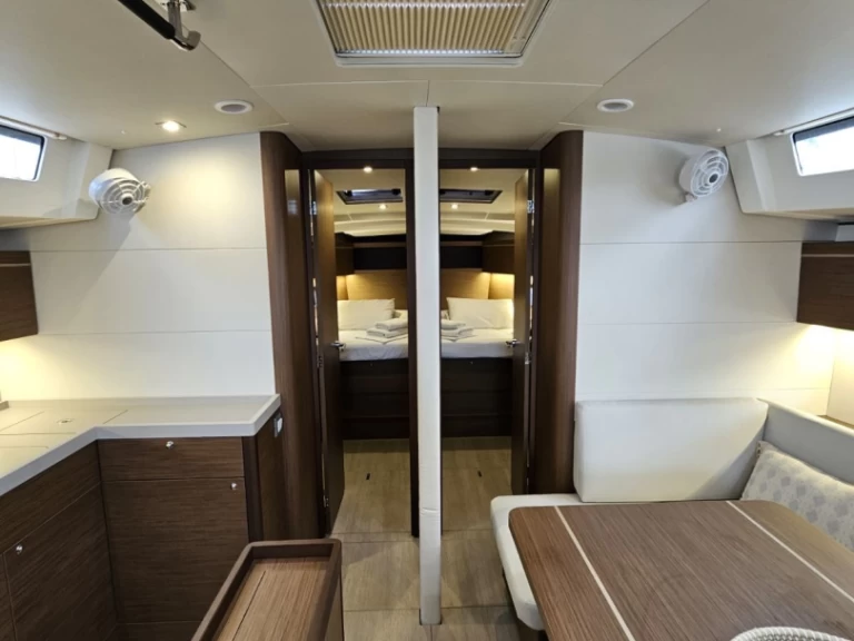 Hyr en Bénéteau Oceanis 46.1 Rhodes (City) 