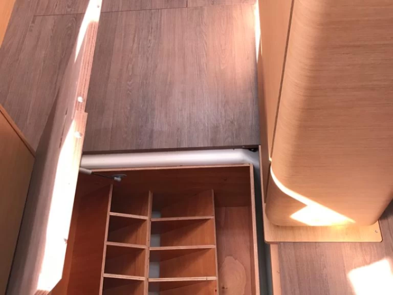 Yacht charter Piombino billig Sun Odyssey 410