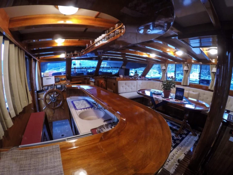 Hyra Segelbåt  med eller utan skeppare  Milazzo 