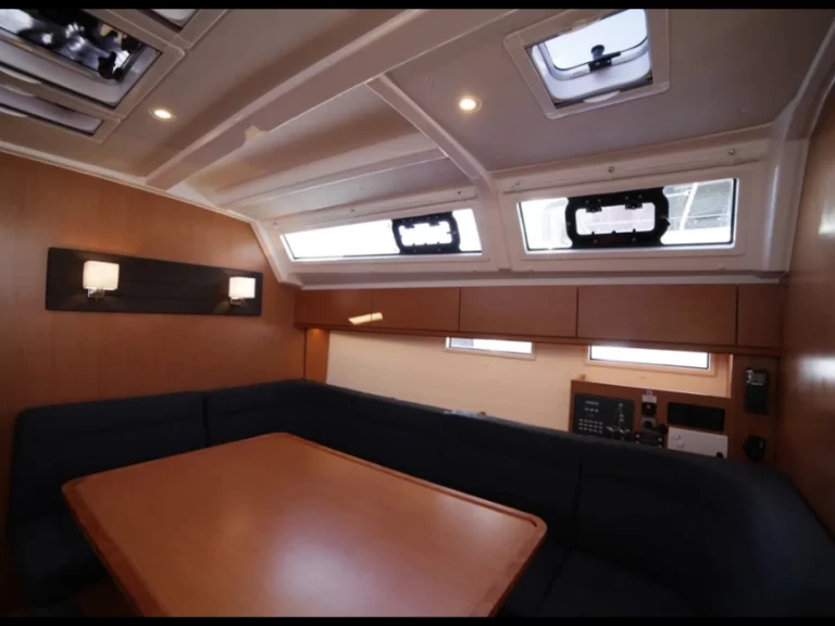 Uthyrning Segelbåt  Bavaria med en båtlicens 