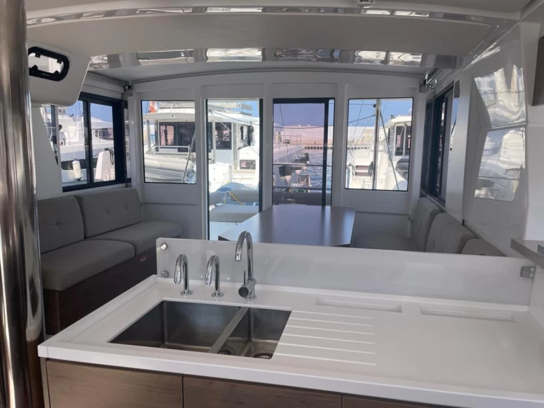 Yacht charter Capo d'Orlando billig Bali 4.2