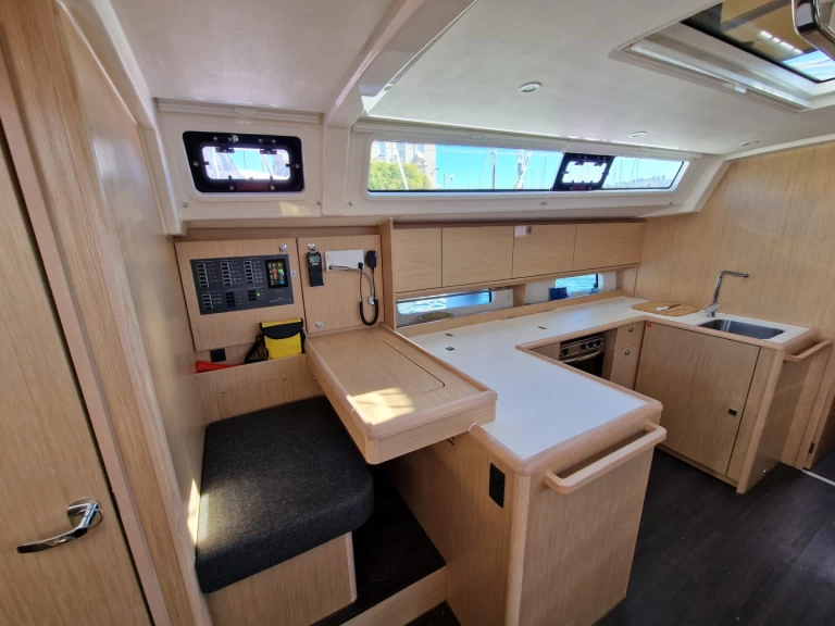 Uthyrning Segelbåt  Bavaria med en båtlicens 