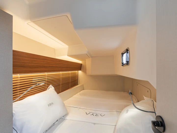 Segelbåt  för uthyrning Piraeus till det bästa priset 