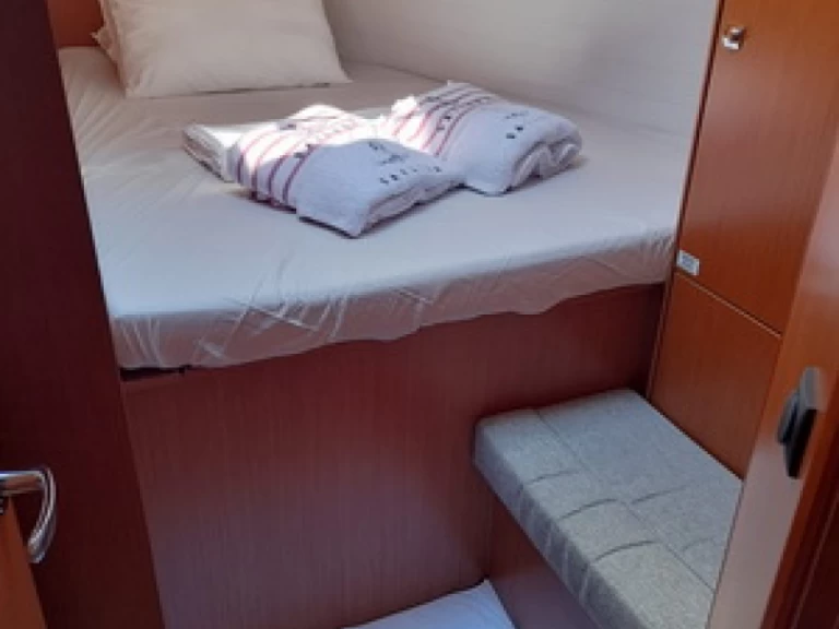 Uthyrning Segelbåt  Bavaria med en båtlicens 