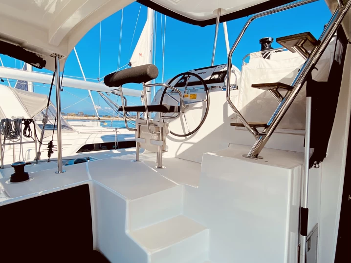 Lagoon Lagoon 42 charter bareboat eller skeppad i Lefkáda