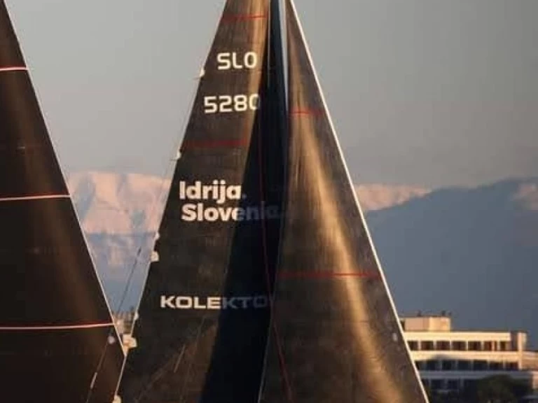 Yacht charter Izola billig Salona 38