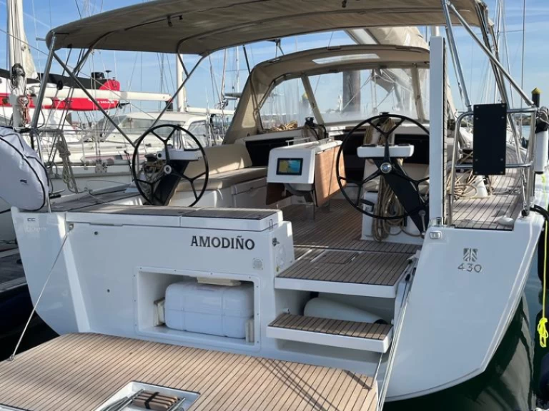 Hyra Segelbåt  med eller utan skeppare Dufour Baiona 