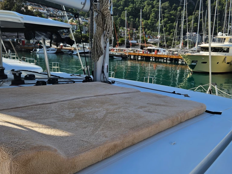 Lagoon Lagoon 42 charter bareboat eller skeppad i Fethiye