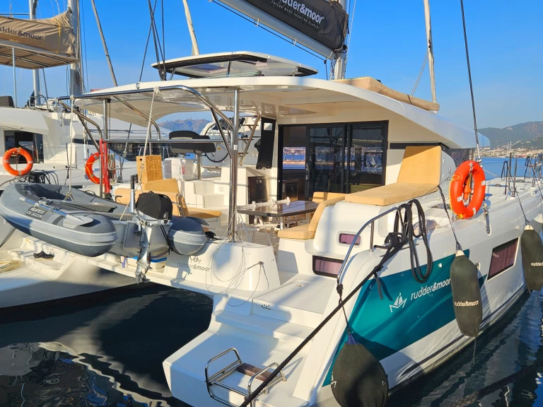 Lagoon Lagoon 42 charter bareboat eller skeppad i Marmaris