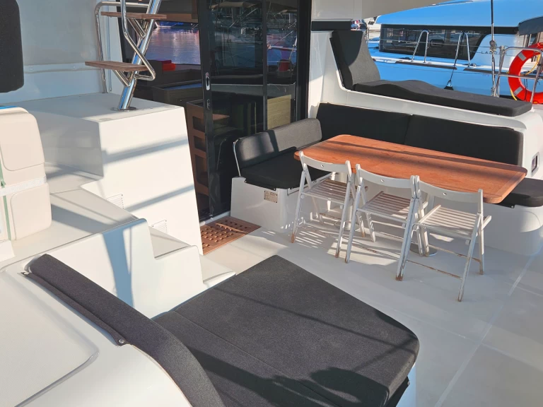 Lagoon Lagoon 42 charter bareboat eller skeppad i Fethiye