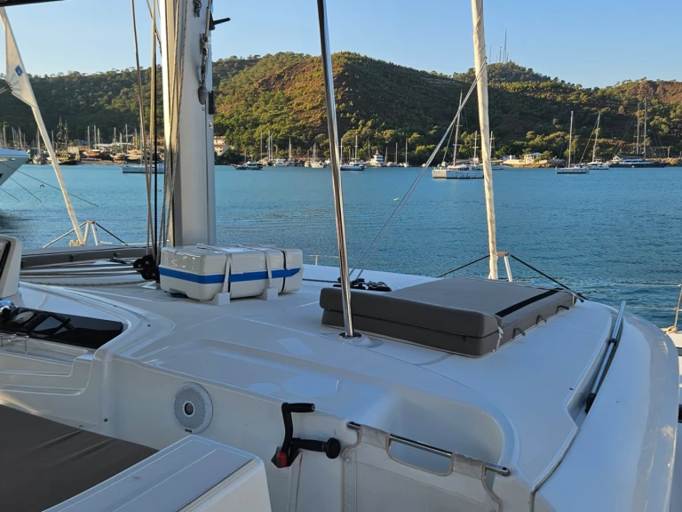 Lagoon Lagoon 46 charter bareboat eller skeppad i Fethiye