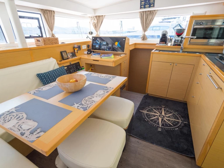 Uthyrning Katamaran  Lagoon med en båtlicens 